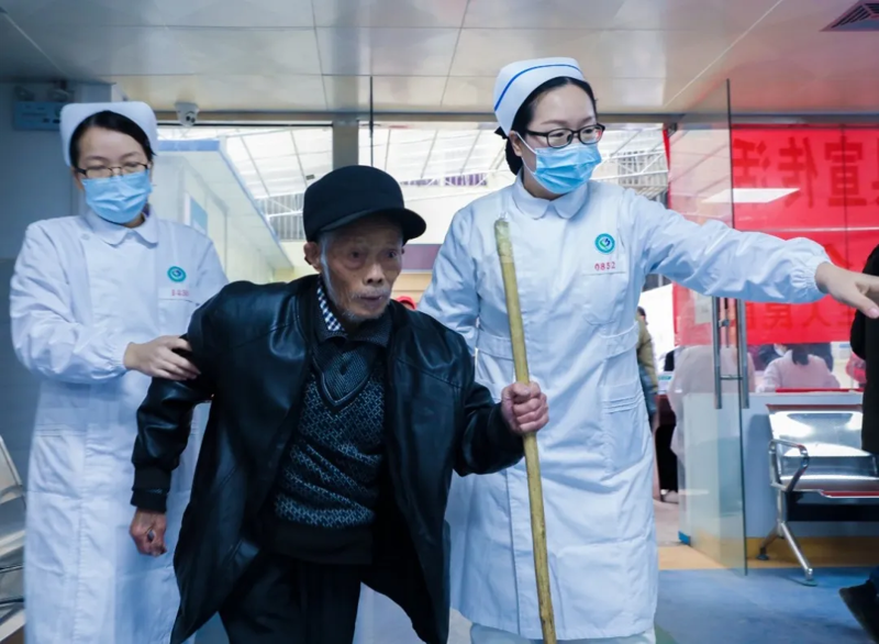 【党建引领】河池市三医院与花香乡卫生院联合送医下乡惠民生