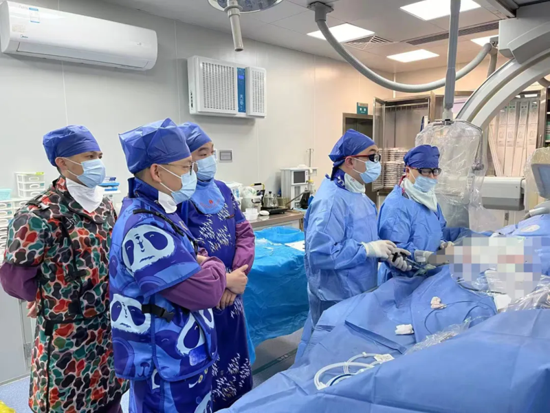 【新突破】河池市三医院发挥多学科优势，成功开展心脑血管联合造影术